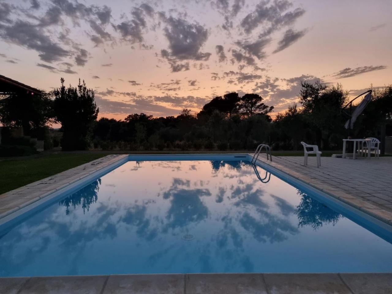Accogliente Villa Con Piscina กัลตาจีโรเน ภายนอก รูปภาพ