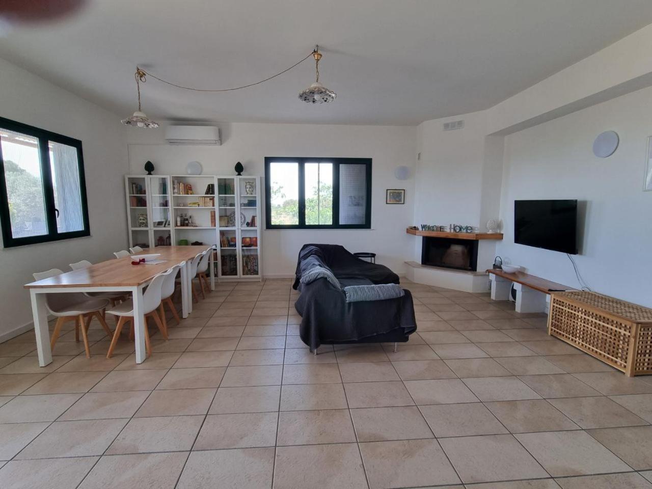 Accogliente Villa Con Piscina กัลตาจีโรเน ภายนอก รูปภาพ